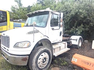 2005 FREIGHTLINER Business Class M2